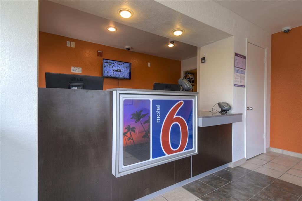 Motel 6-Baldwin Park, Ca - Los Angeles Logo fotoğraf